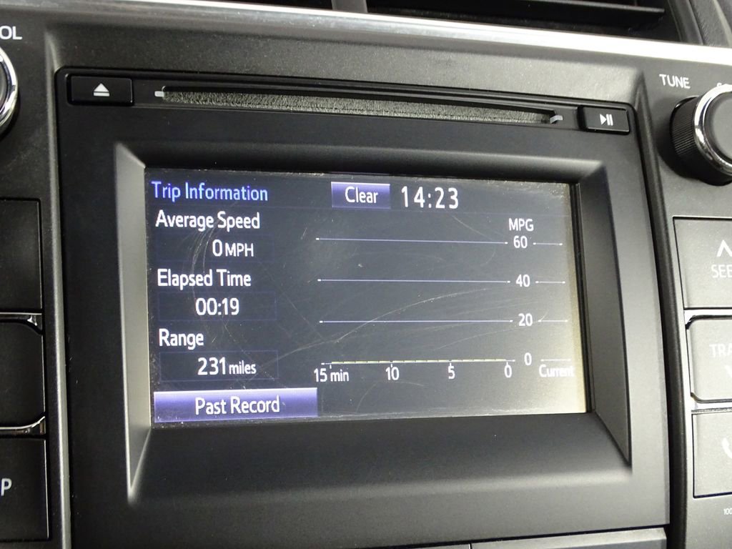 Used 2017 Toyota Camry LE image 31