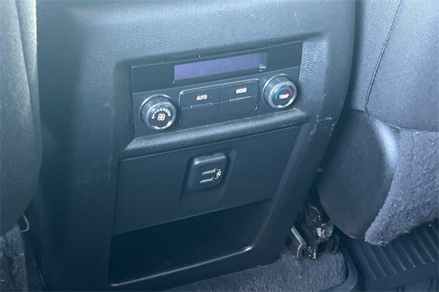 Used 2023 Chevrolet Traverse LT image 15