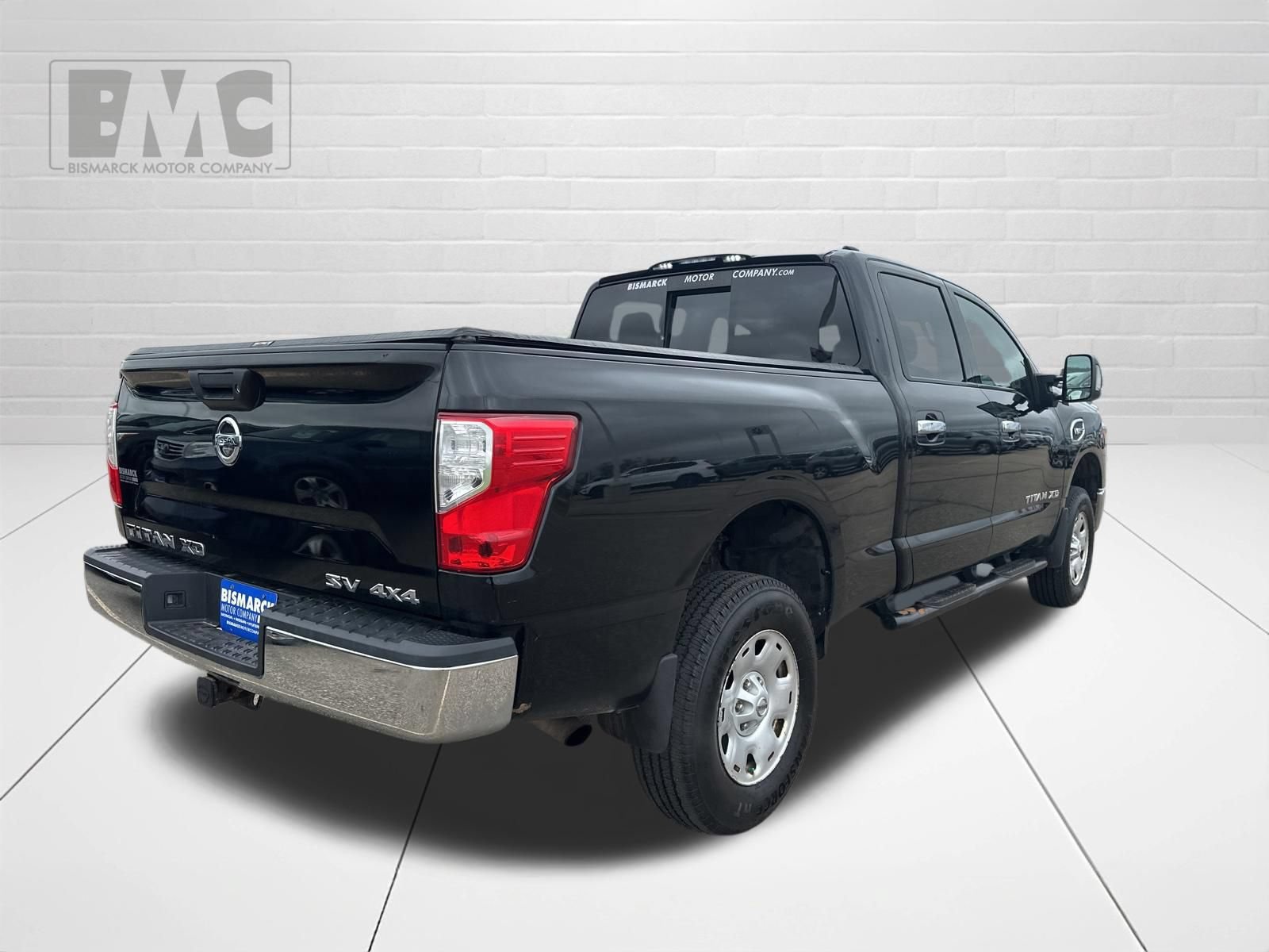 Used 2017 Nissan Titan SV AWD/4WD image 3