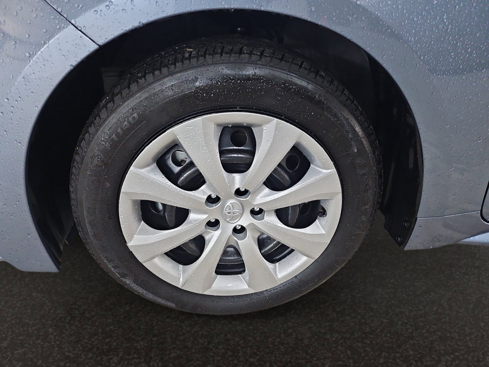 Used 2025 Toyota Corolla LE FWD image 40