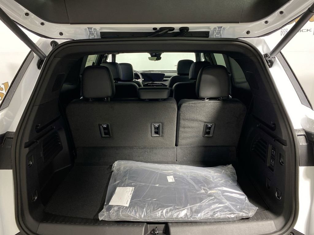 Used 2026 Buick Enclave Preferred w/ Power Package AWD/4WD image 24