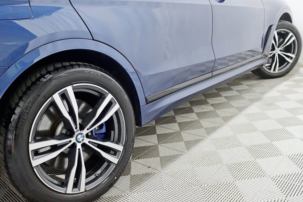 Used 2022 BMW X7 M50i image 12