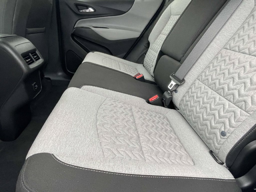 Used 2023 Chevrolet Equinox LS w/ LS Convenience Package FWD image 12