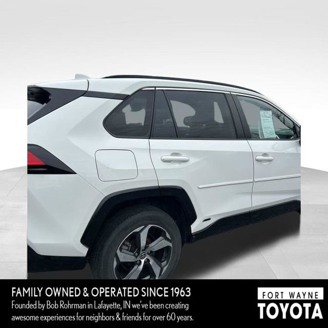 Used 2023 Toyota RAV4 SE w/ Weather & Moonroof Package image 7