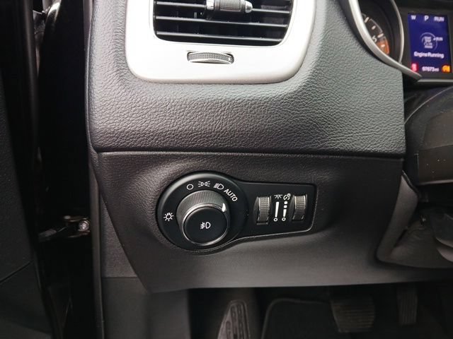 Used 2019 Jeep Compass Latitude AWD/4WD image 35