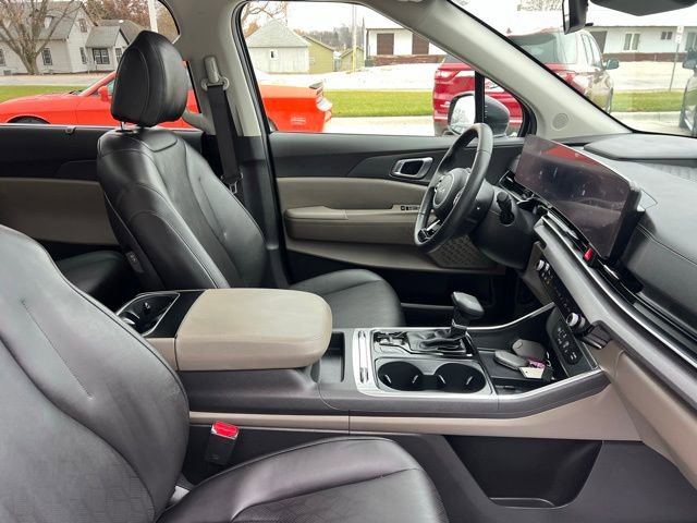 Used 2025 Kia Carnival SX image 18