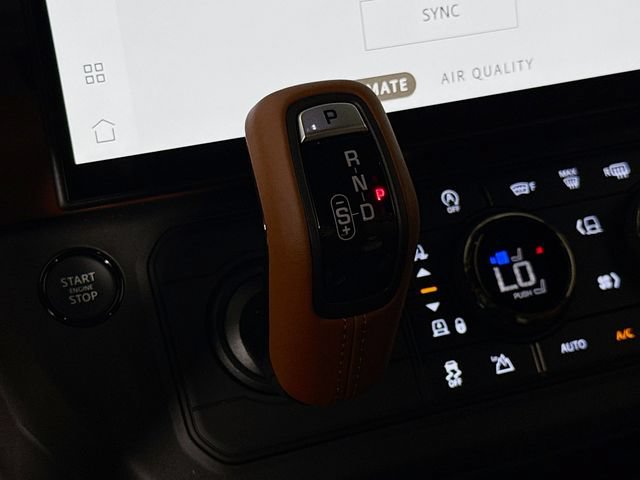 New 2026 Land Rover Defender 110 OCTA AWD/4WD image 19