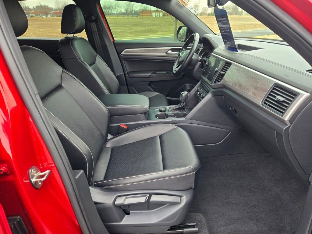 Used 2020 Volkswagen Atlas Cross Sport SE image 5