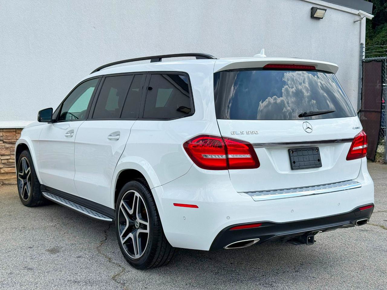 Used 2018 Mercedes-Benz GLS 550 4MATIC image 10