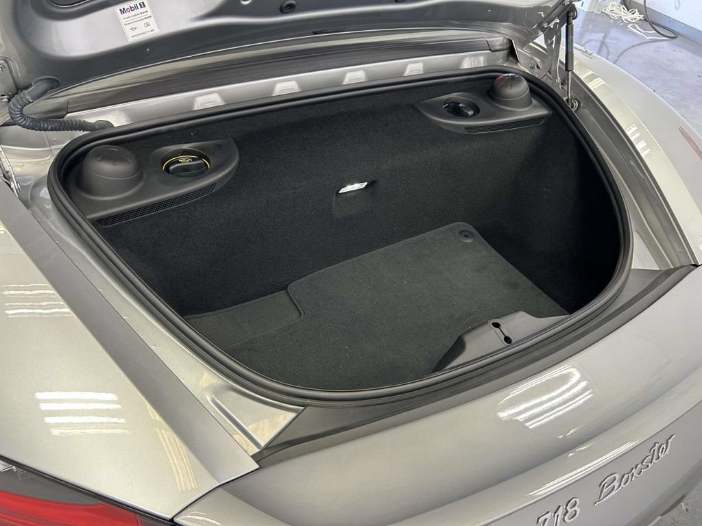 Used 2017 Porsche 718 Boxster RWD image 12