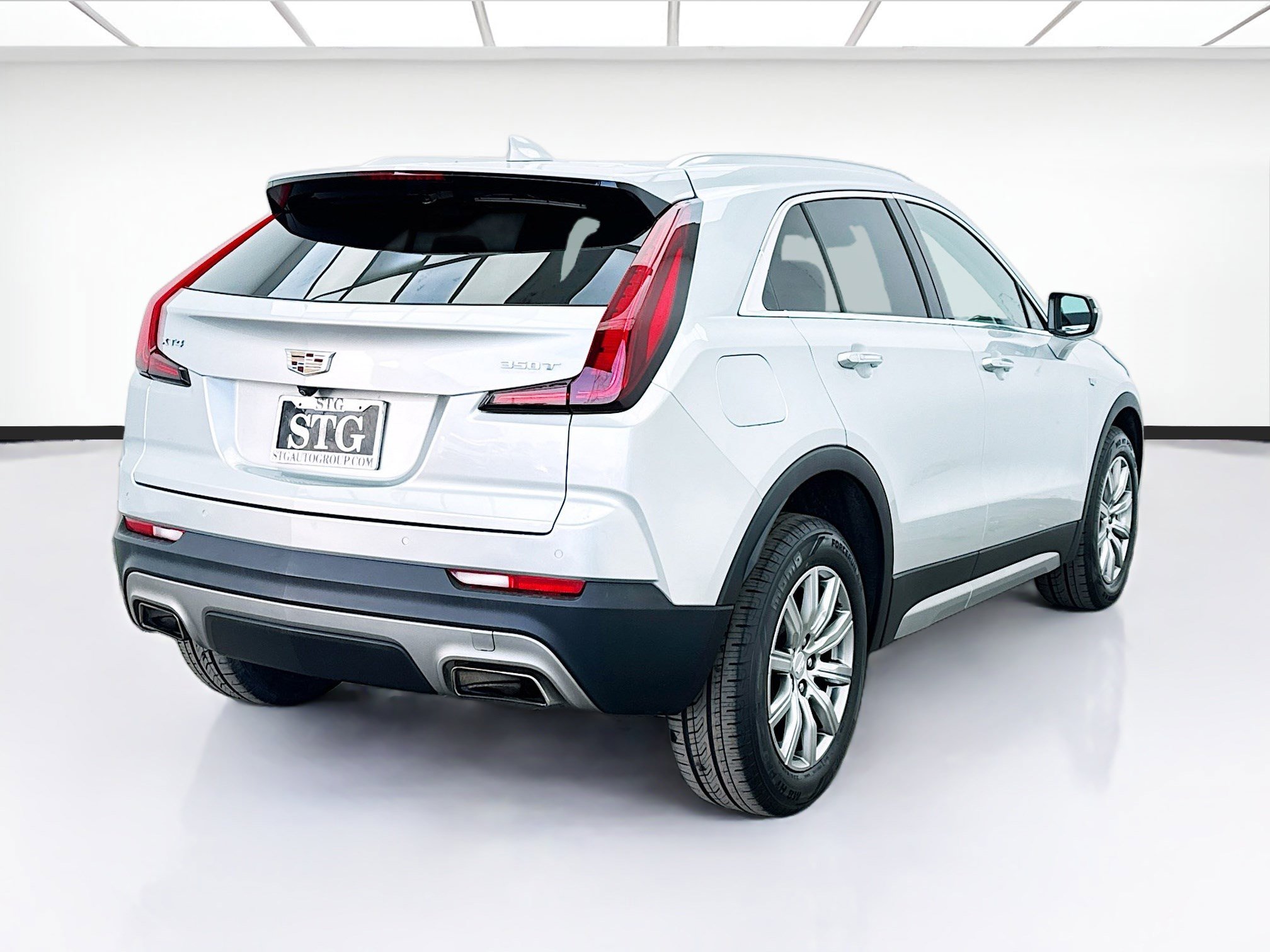 Used 2022 Cadillac XT4 Premium Luxury w/ Safety Alert Package image 4