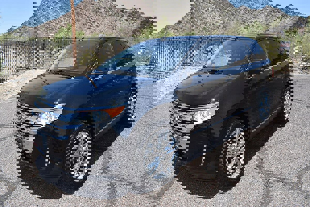 Used 2011 Ford Edge Limited w/ 302A Rapid Spec Order Code image 3