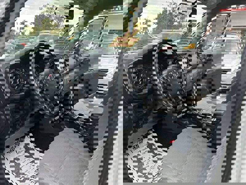 Used 2017 Toyota Tacoma SR image 28