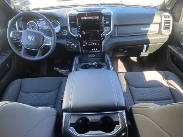 New 2026 RAM 1500 4x4 Crew Cab image 33