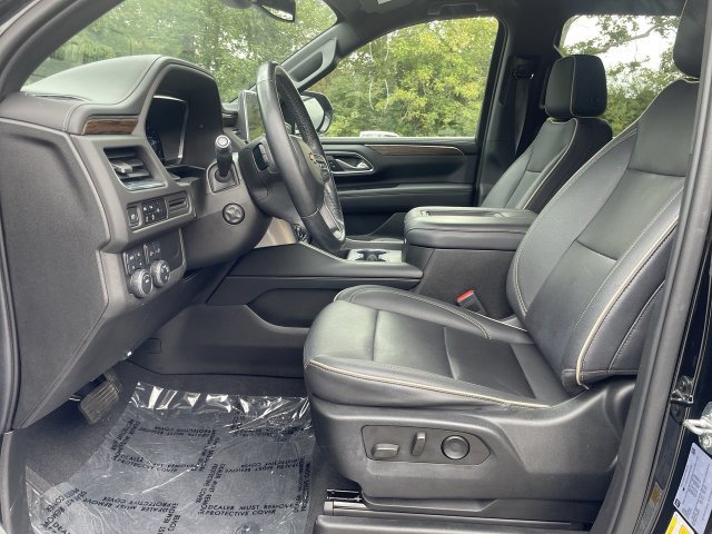 Used 2023 Chevrolet Suburban Premier AWD/4WD image 12