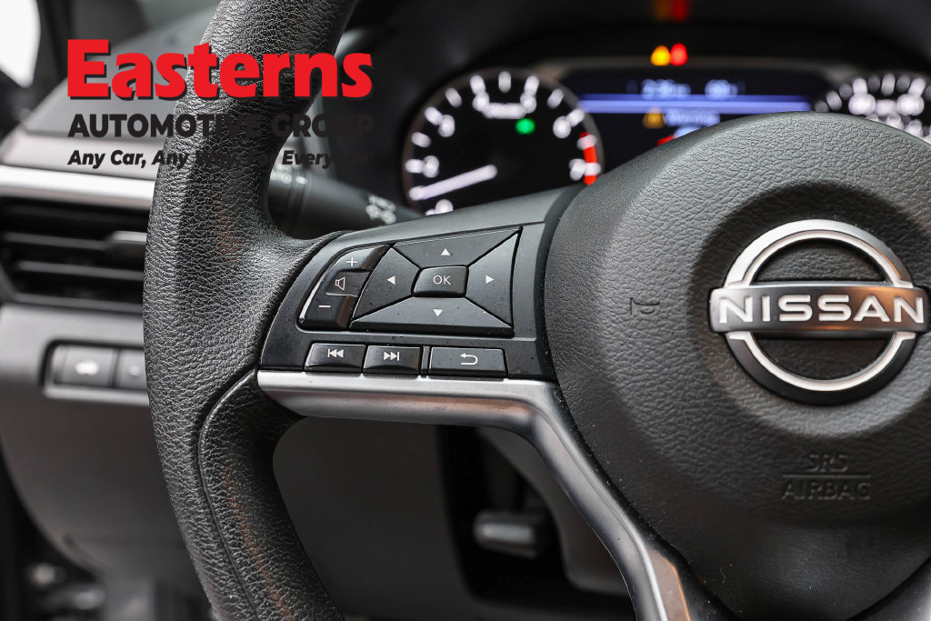Used 2024 Nissan Altima 2.5 SV FWD image 16