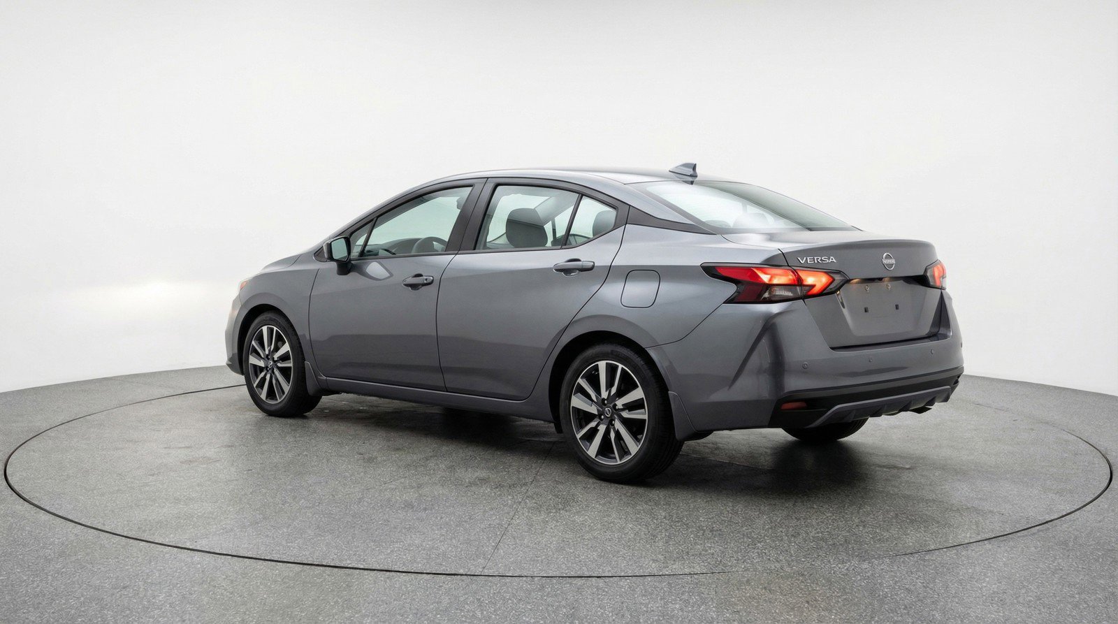 Used 2025 Nissan Versa SV image 6