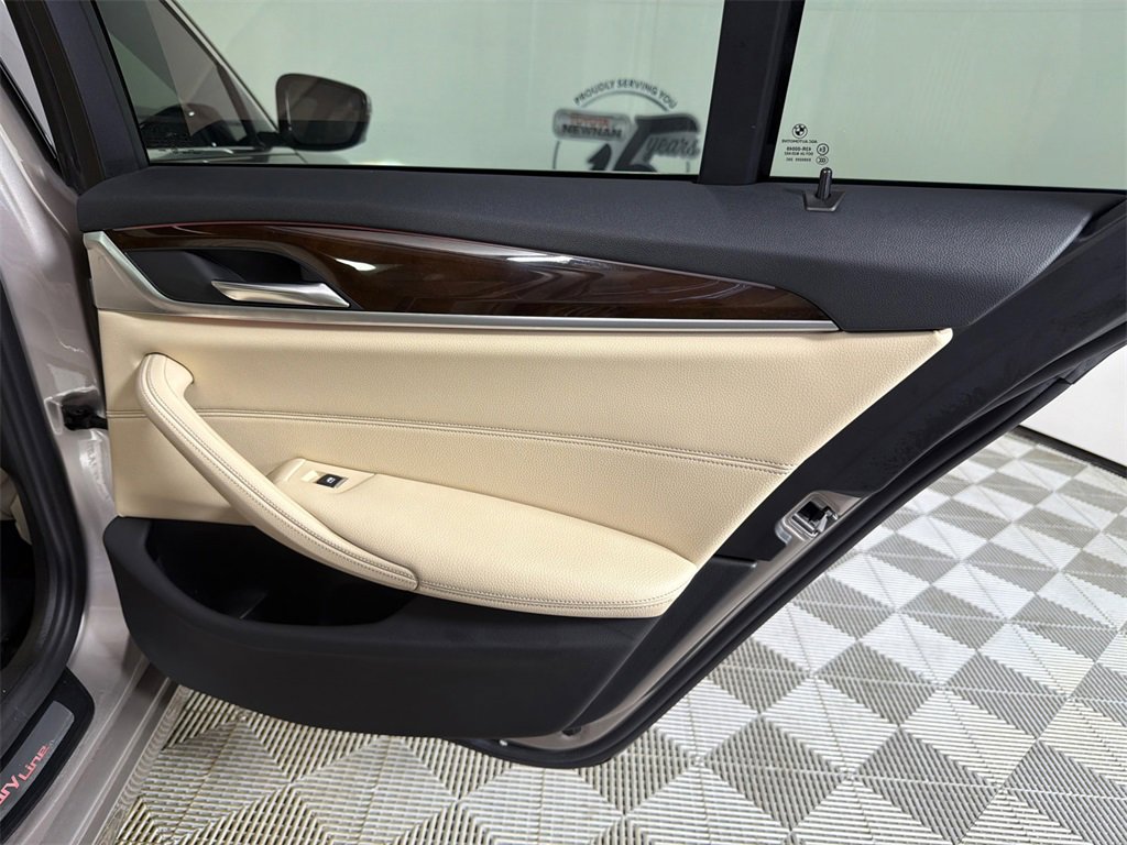 Used 2019 BMW 540i image 18