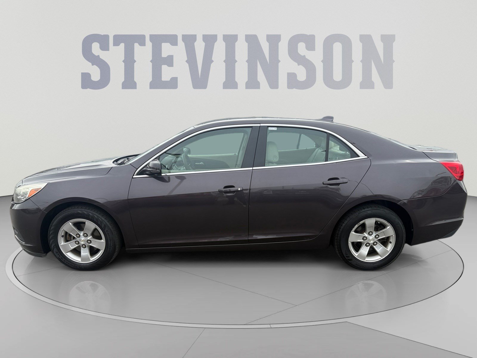 Used 2015 Chevrolet Malibu LT FWD image 2