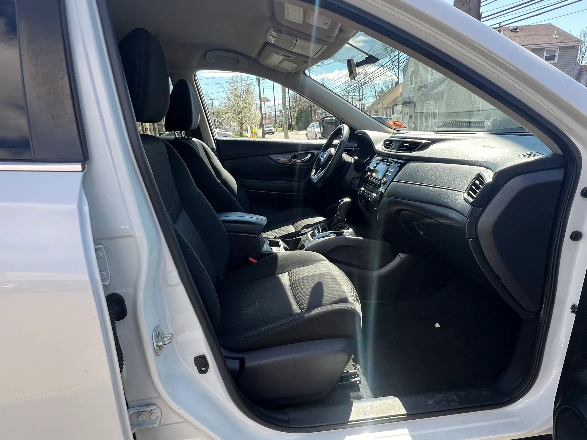 Used 2017 Nissan Rogue SV AWD/4WD image 31
