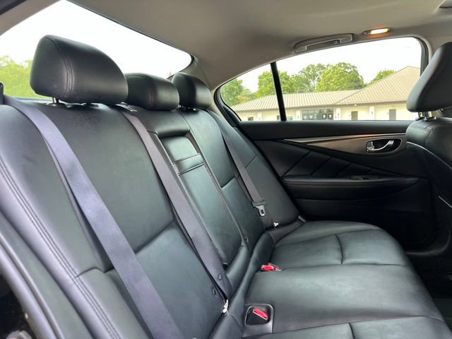 Used 2017 INFINITI Q50 2.0t w/ Moonroof Package RWD image 21