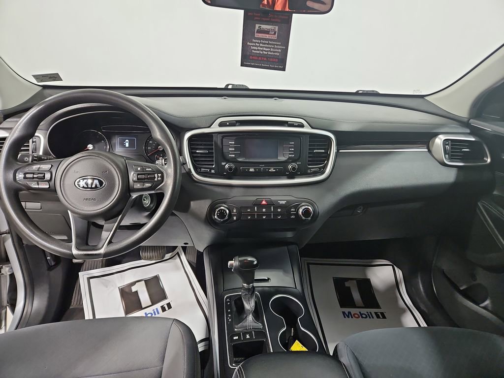 Used 2017 Kia Sorento AWD image 13