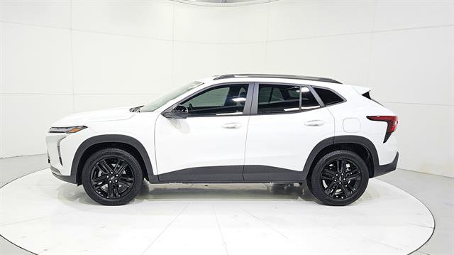 Used 2025 Chevrolet Trax ACTIV w/ Sunroof Package FWD image 5