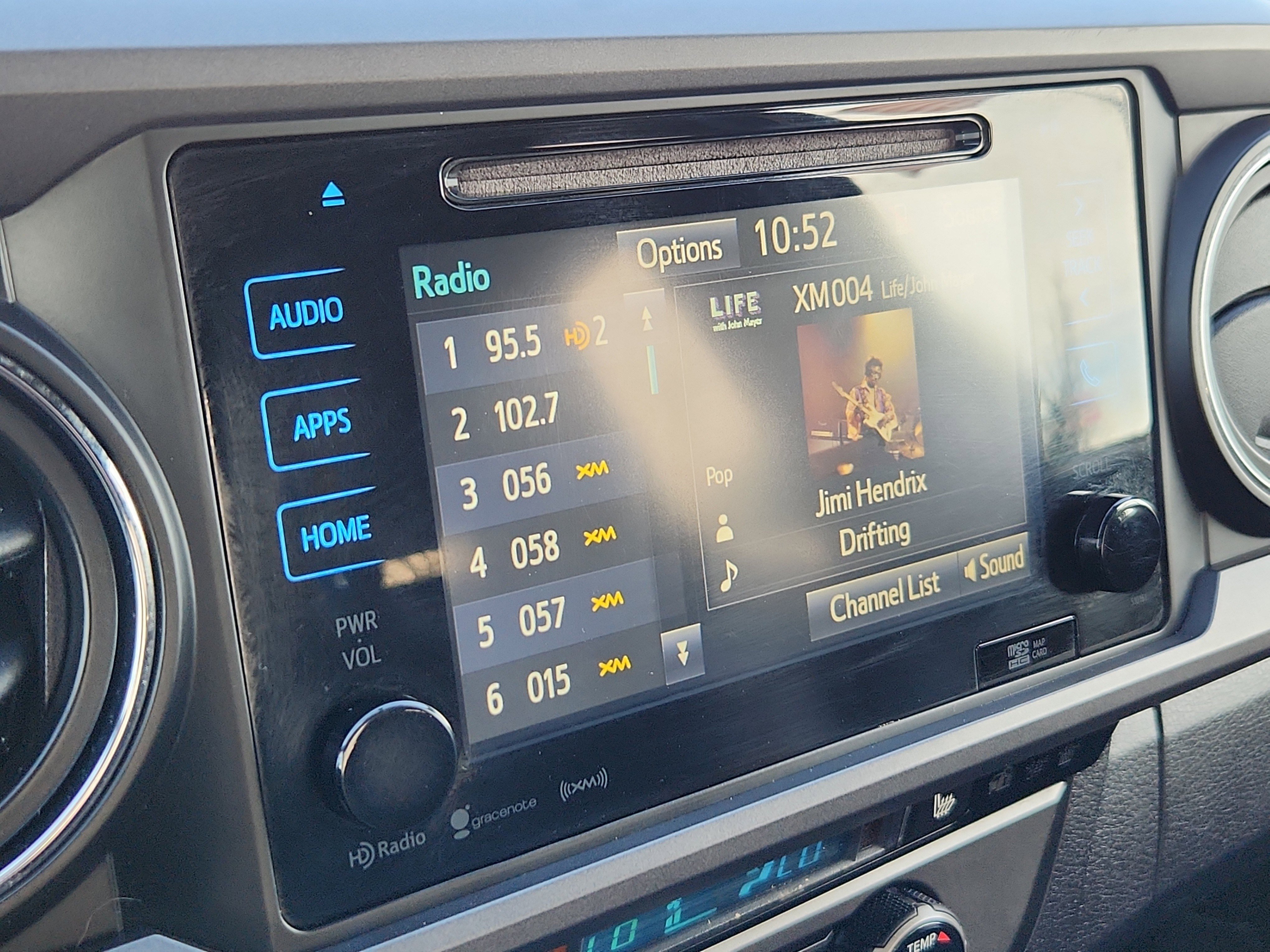 Used 2016 Toyota Tacoma TRD Off-Road w/ Premium & Technology Package image 20