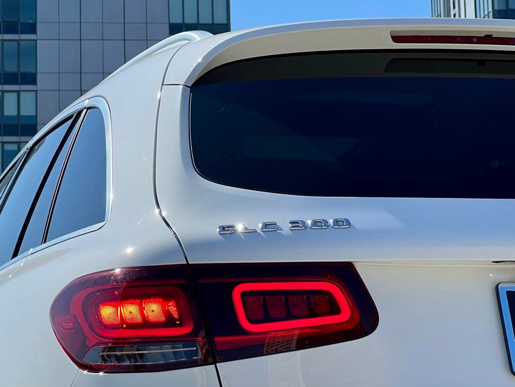 Certified 2022 Mercedes-Benz GLC 300 4MATIC image 9