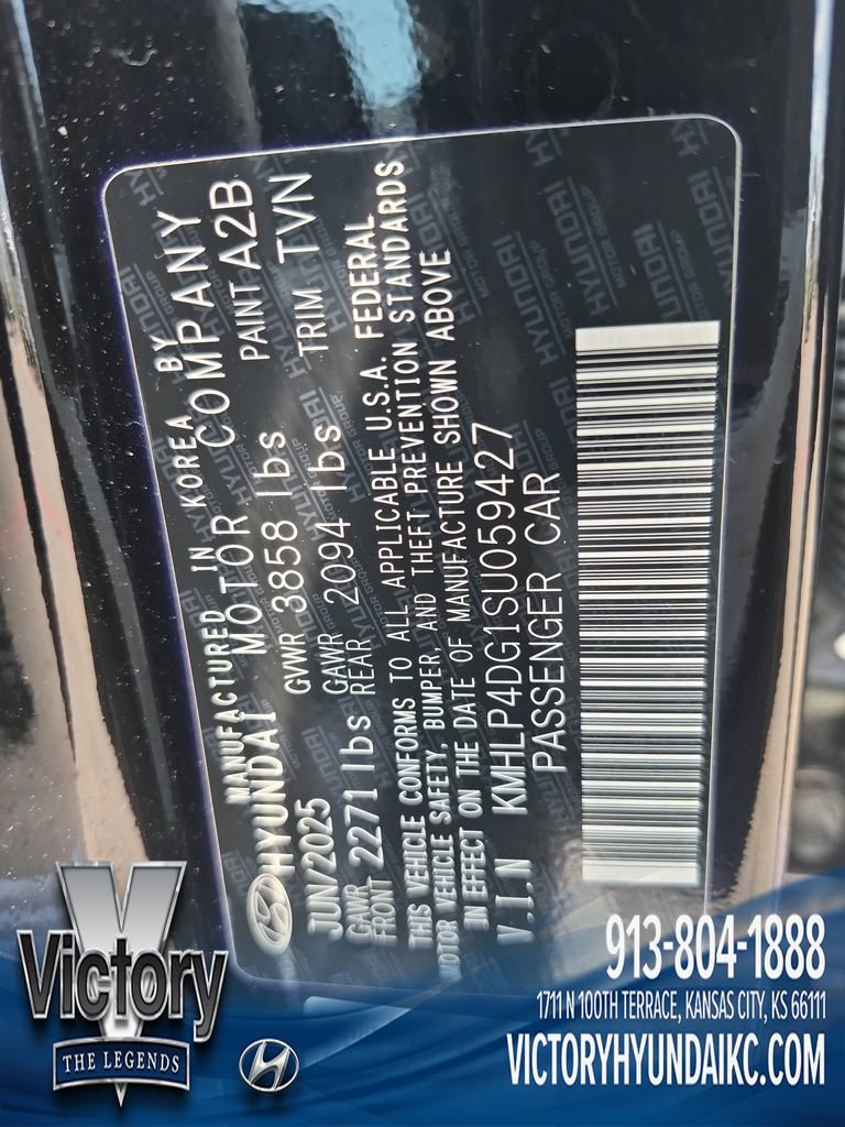 Used 2025 Hyundai Elantra Limited FWD image 30