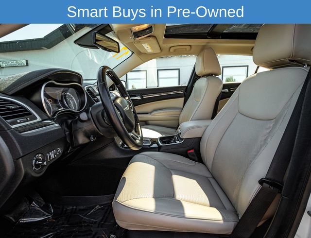 Used 2017 Chrysler 300 C w/ Light Group AWD/4WD image 22