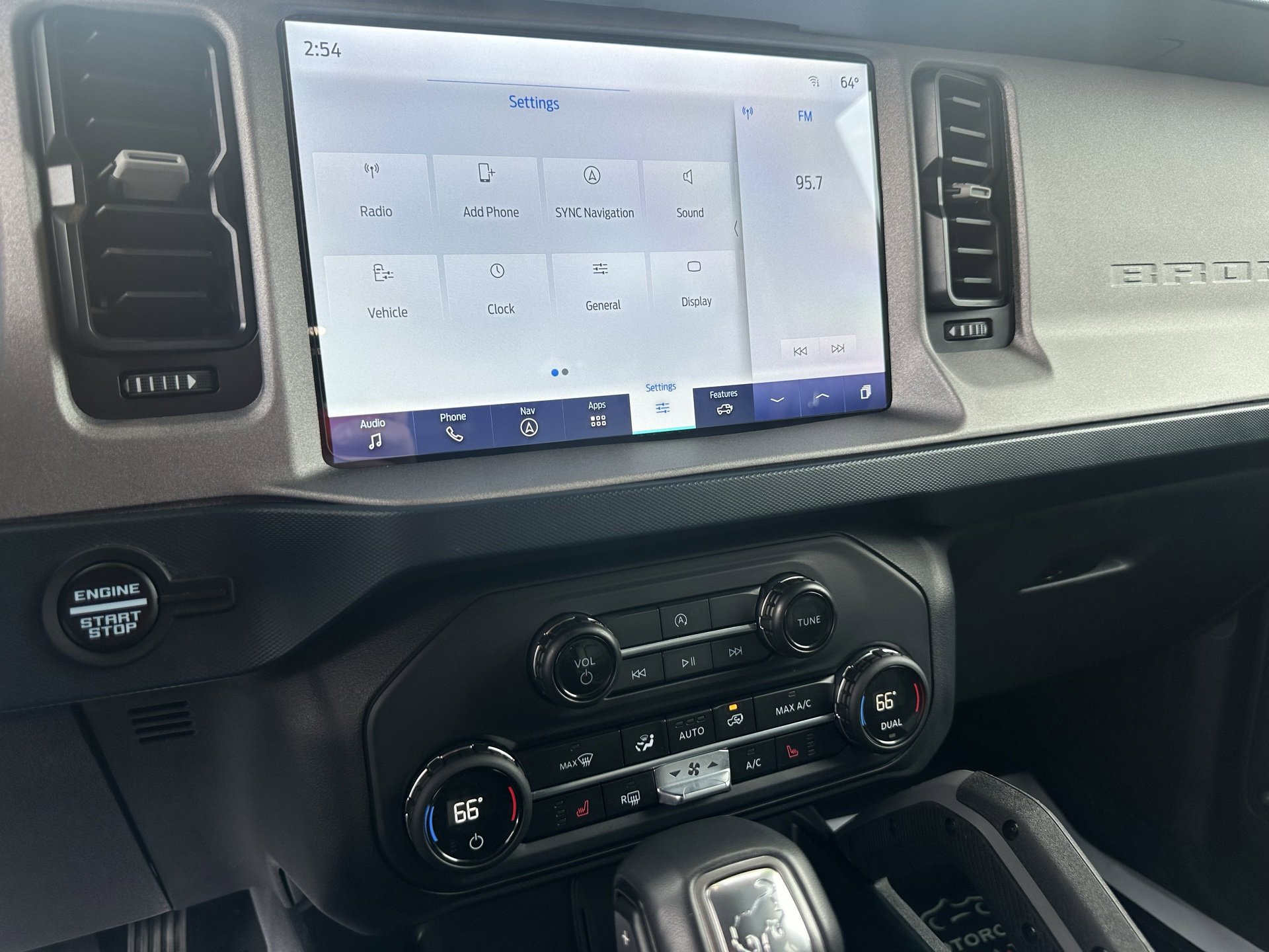 Used 2024 Ford Bronco Outer Banks image 11