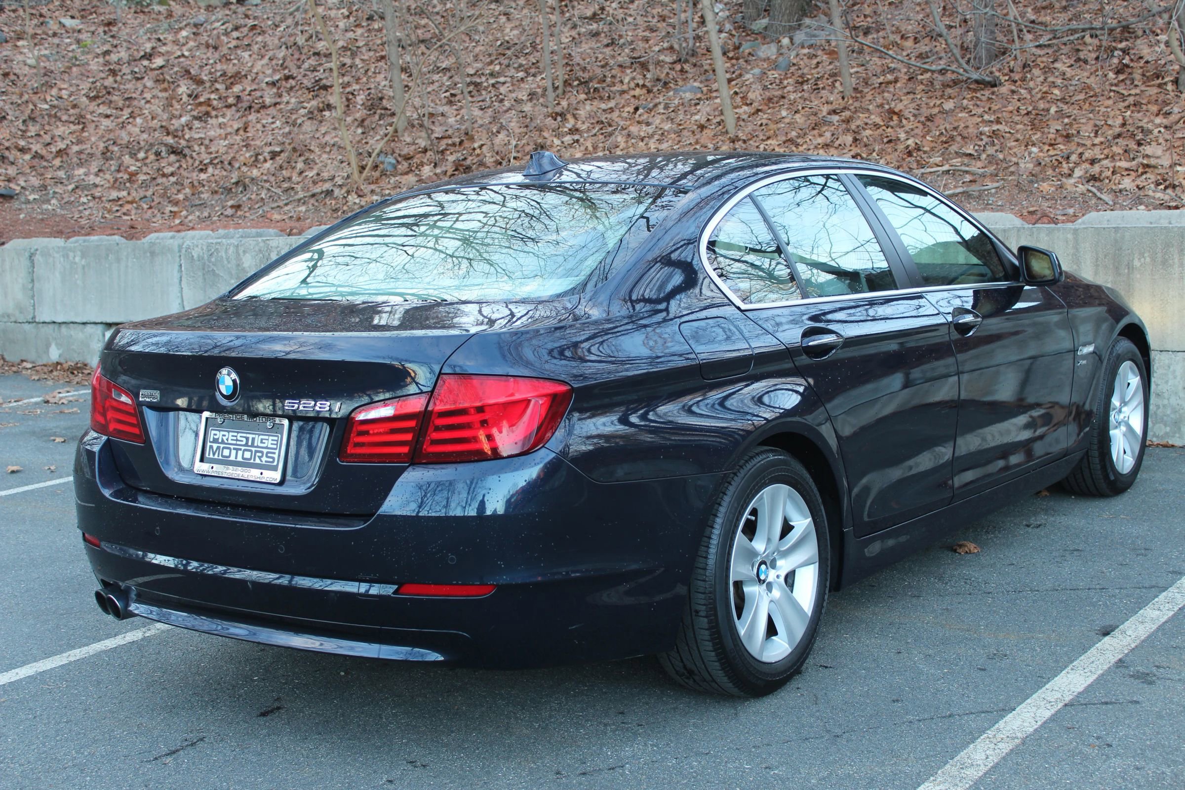 Used 2012 BMW 528i xDrive 528i xDrive Sedan 4D image 9