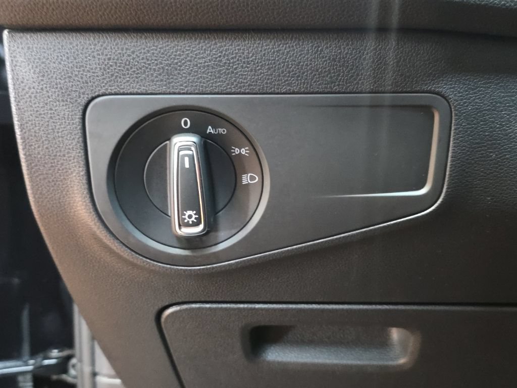 Used 2019 Volkswagen Tiguan SE AWD/4WD image 22