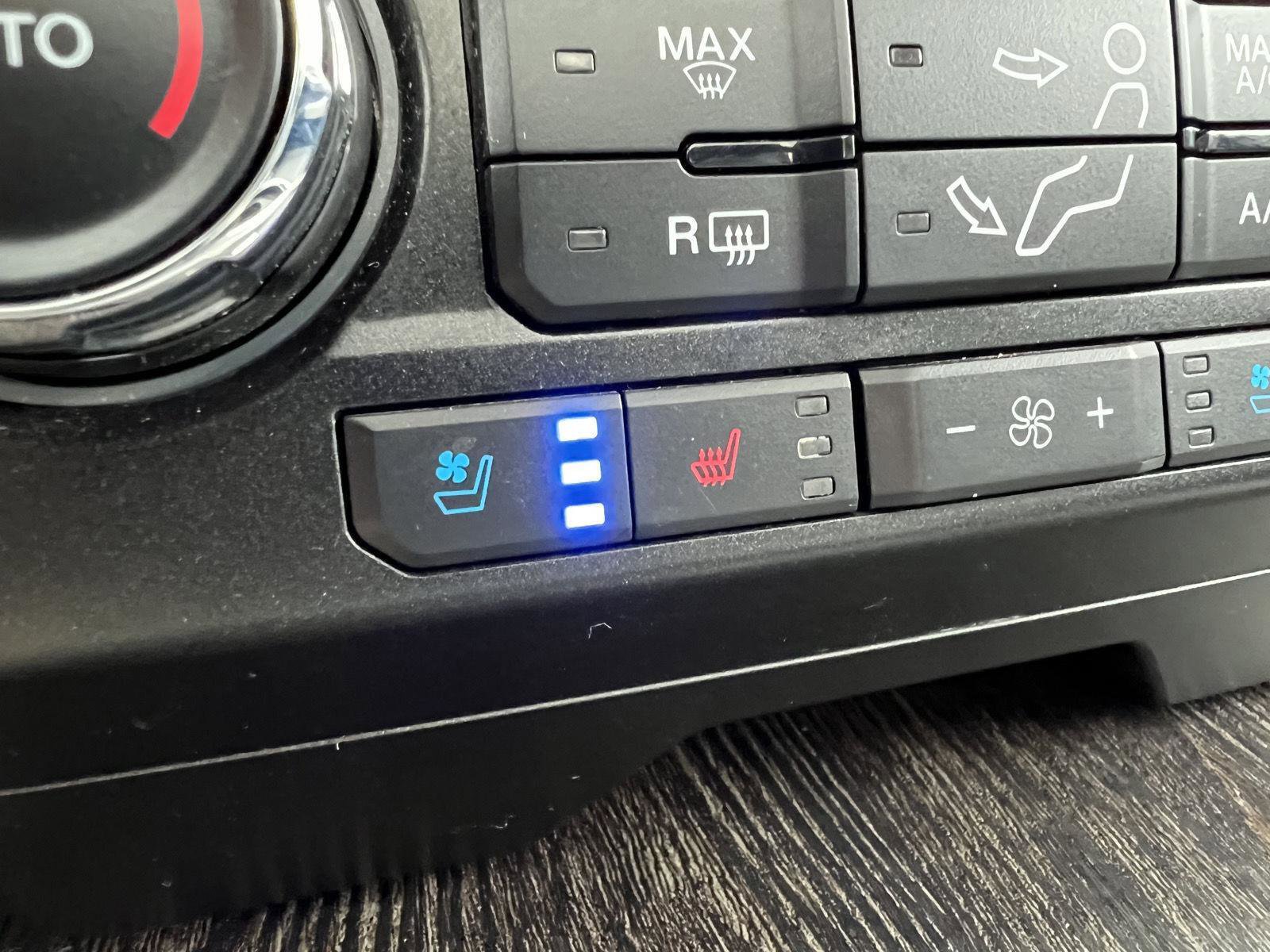 Used 2021 Ford F250 Lariat w/ Lariat Ultimate Package AWD/4WD image 38