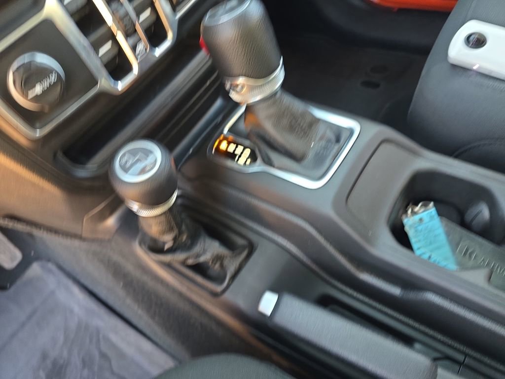 Used 2023 Jeep Wrangler Unlimited Sport image 25