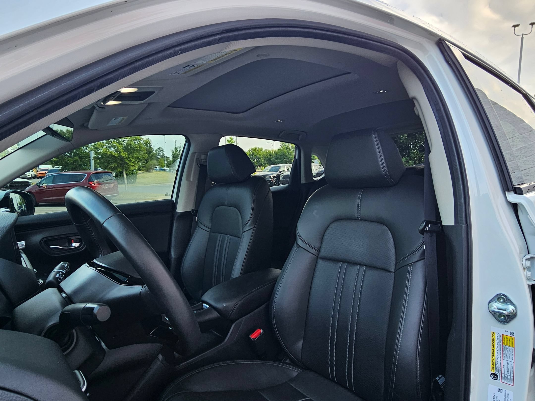 Used 2024 Honda HR-V EX-L image 21