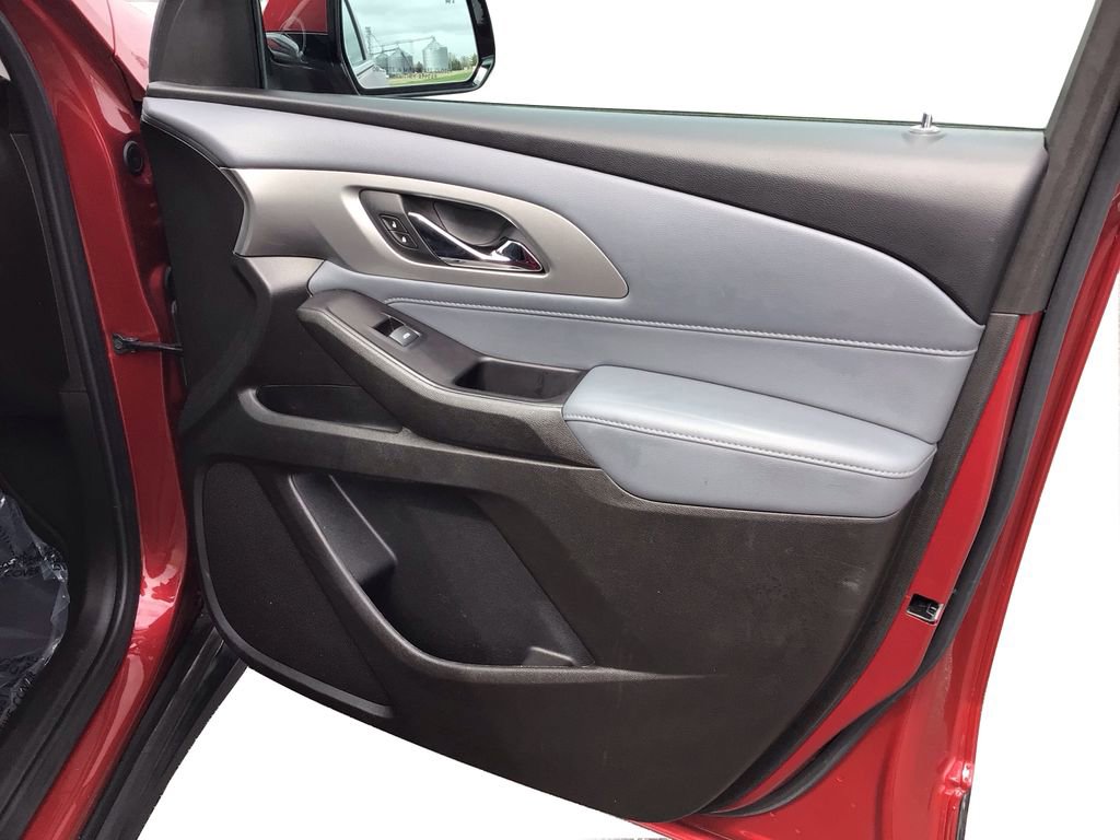 Used 2020 Chevrolet Traverse LT image 21