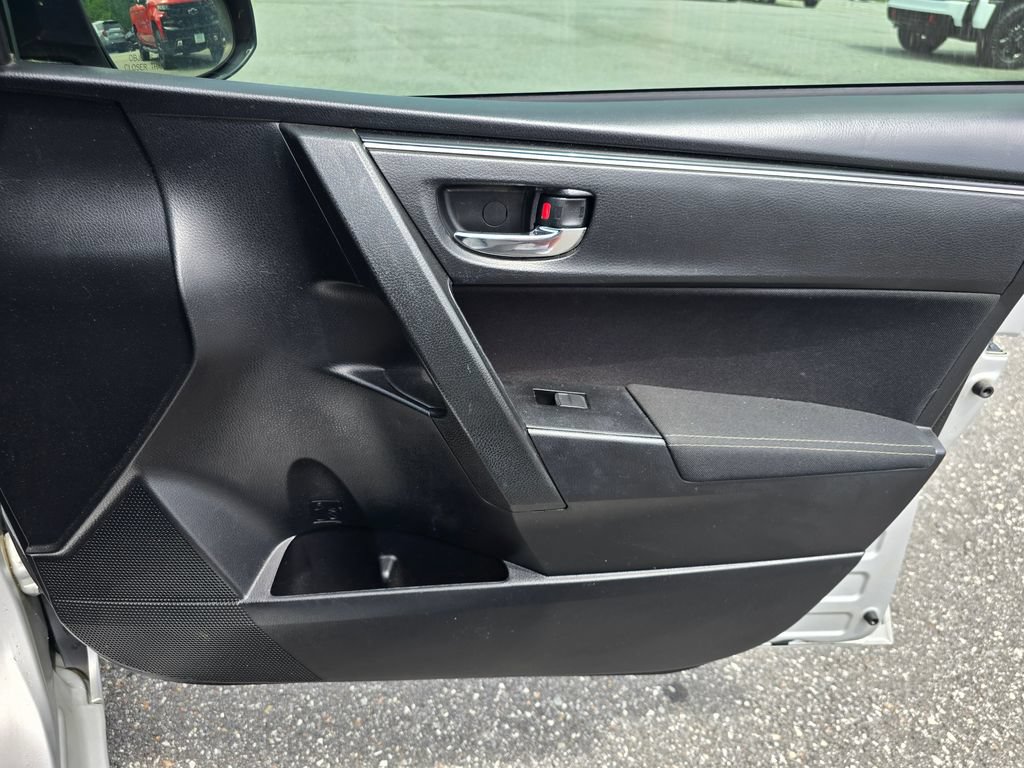 Used 2019 Toyota Corolla LE FWD image 47