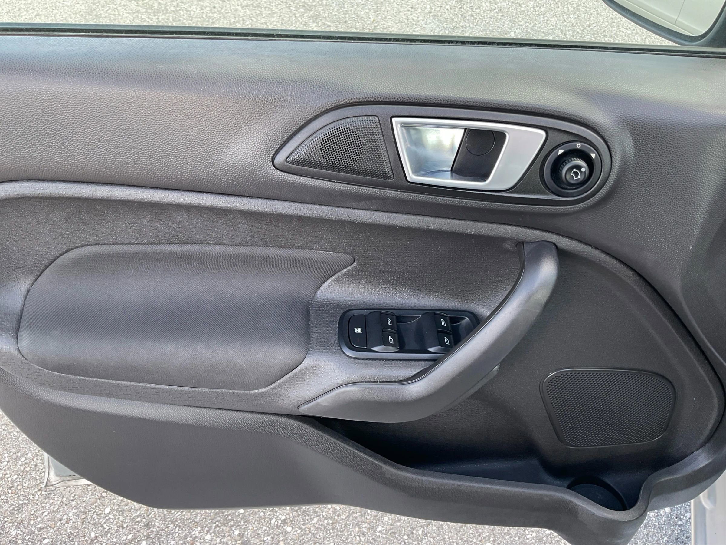 Used 2016 Ford Fiesta SE w/ Equipment Group 201A image 19