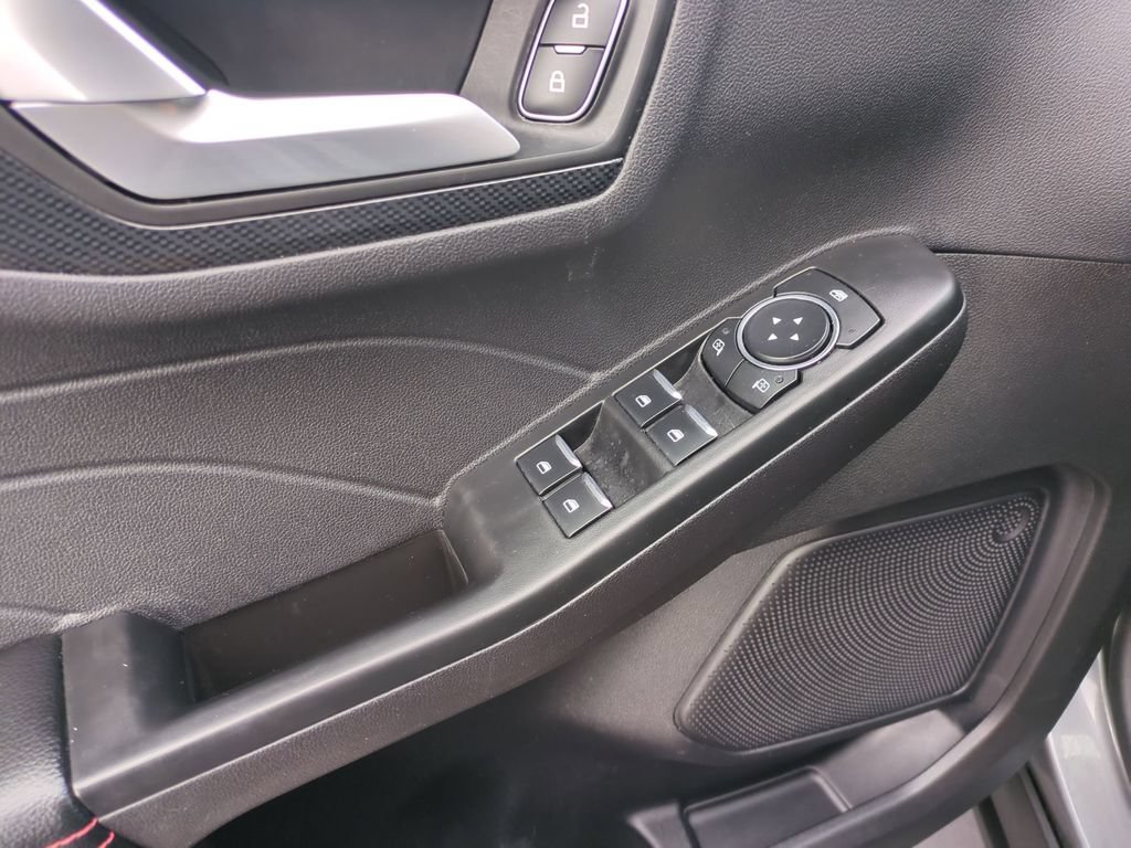 Used 2025 Ford Escape ST-Line AWD/4WD image 13