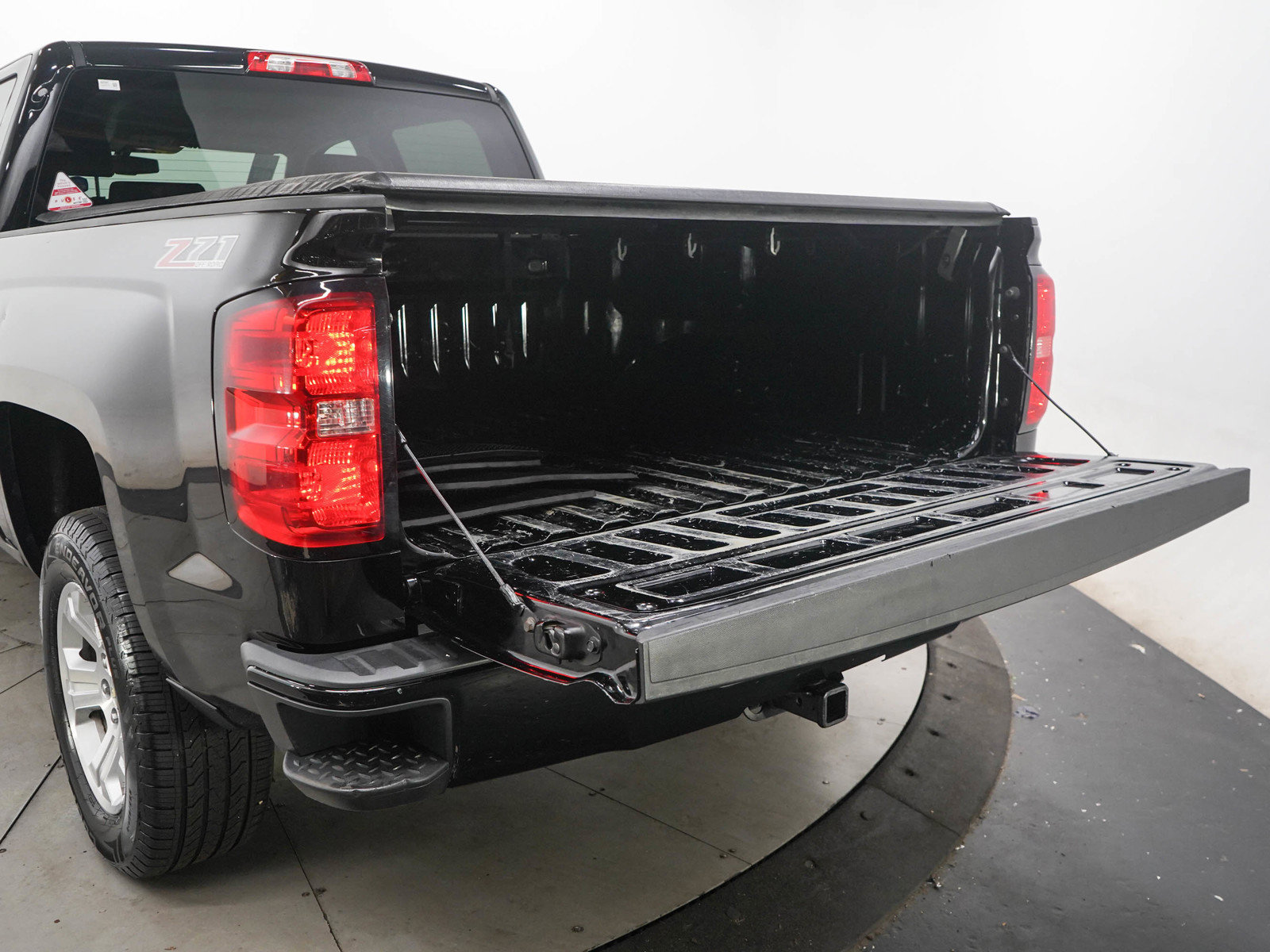 Used 2017 Chevrolet Silverado 1500 LT w/ All Star Edition AWD/4WD image 9