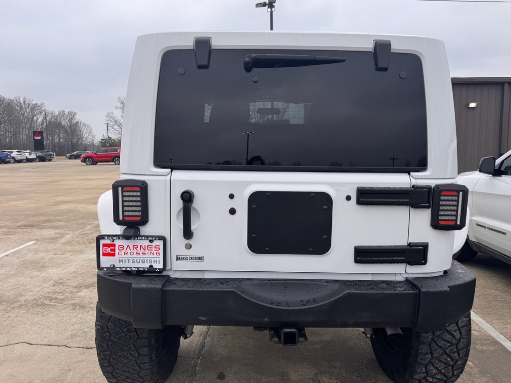 Used 2016 Jeep Wrangler Rubicon w/ Connectivity Group AWD/4WD image 5