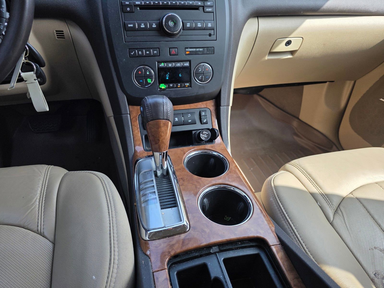 Used 2011 Buick Enclave CXL image 17