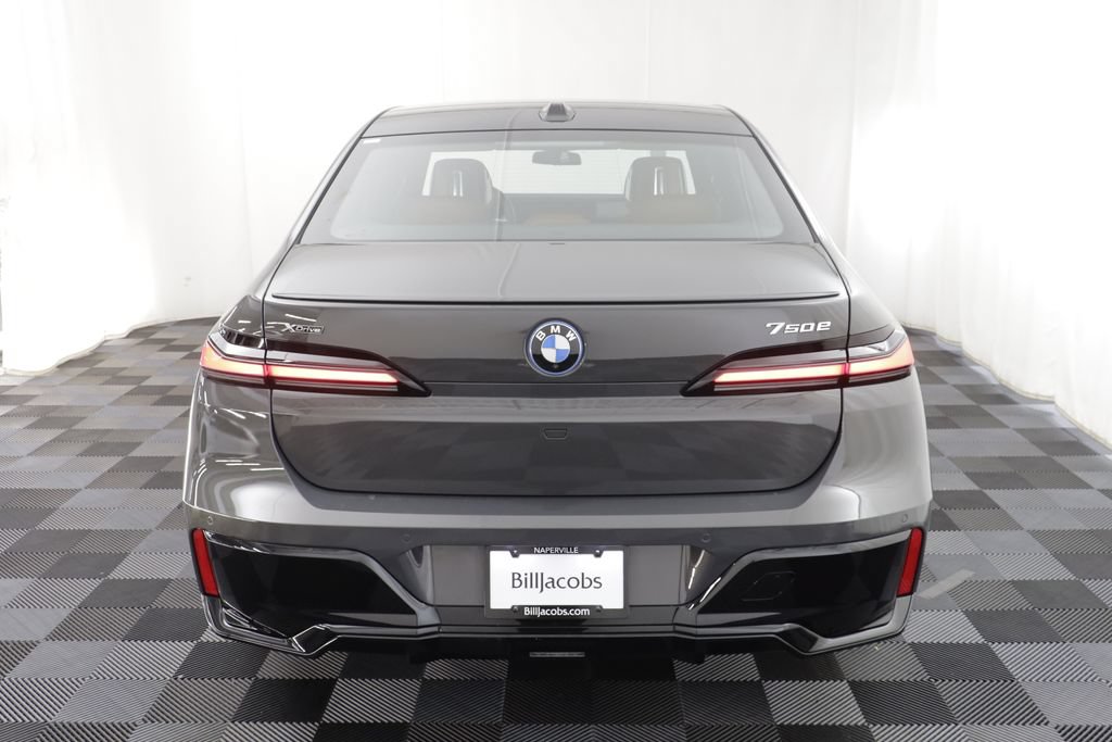 Used 2026 BMW 750e xDrive w/ Executive Package AWD/4WD image 20