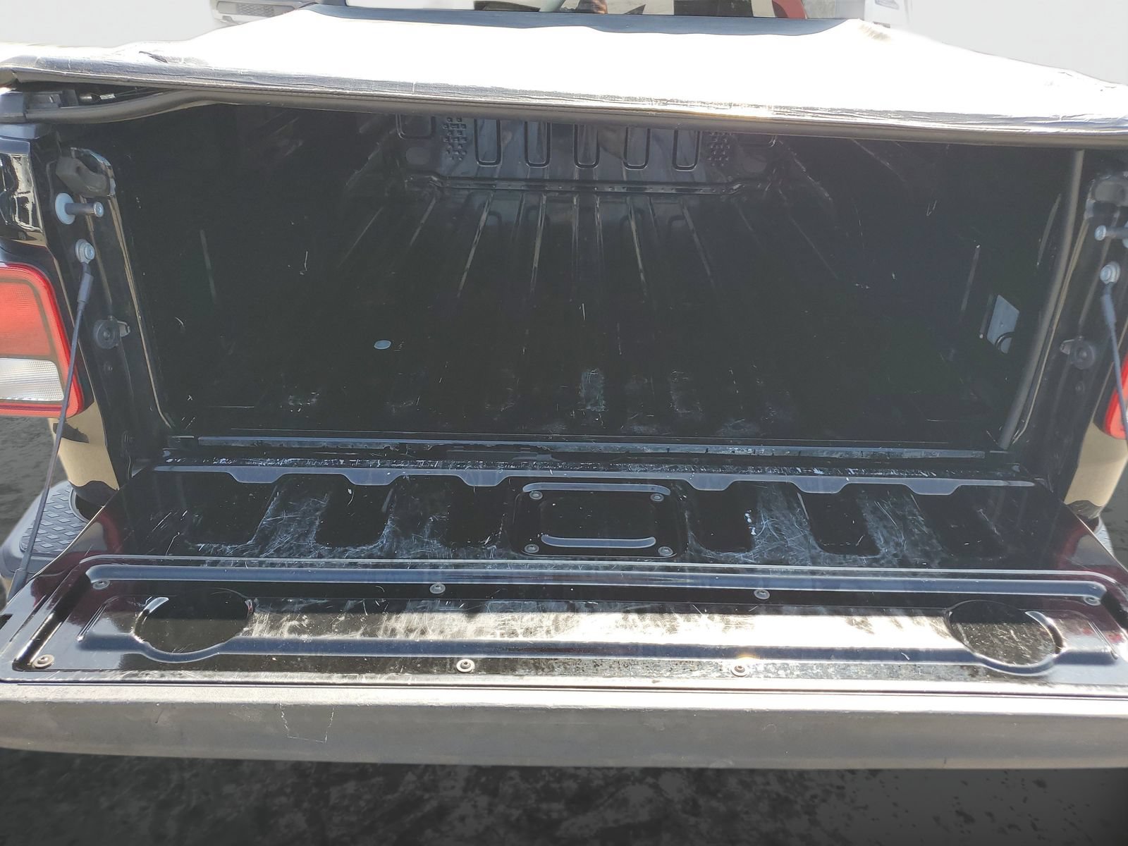 Used 2023 Jeep Gladiator Sport AWD/4WD image 8