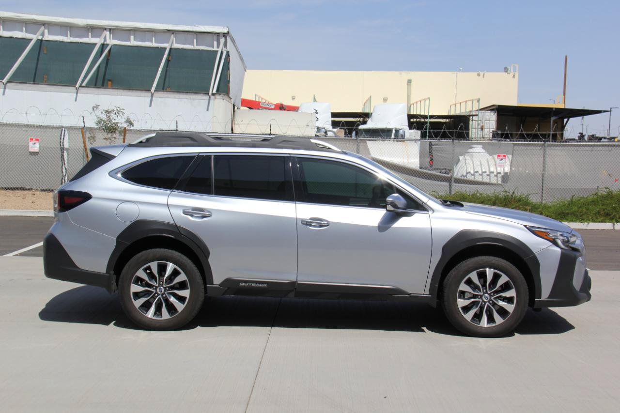 Used 2025 Subaru Outback Touring XT AWD/4WD image 4