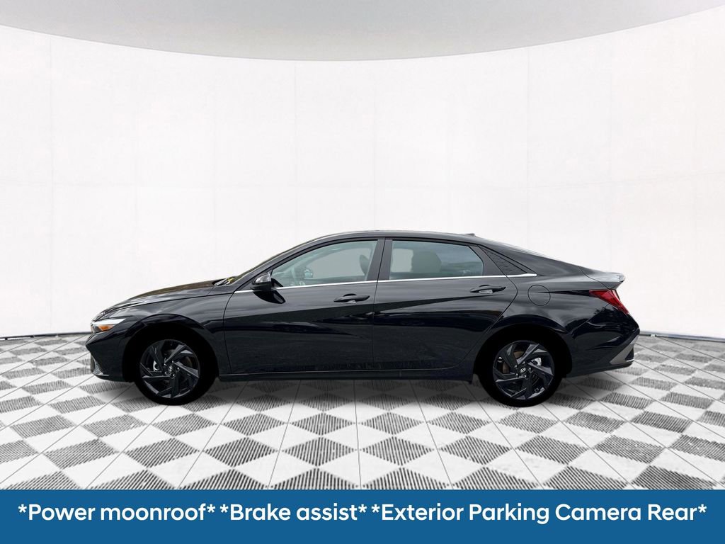 New 2026 Hyundai Elantra SEL Sport Premium FWD image 4