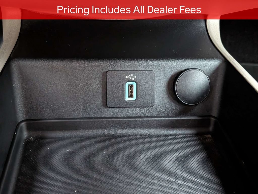 Used 2017 Ford Fusion SE w/ Fusion SE Technology Package FWD image 23