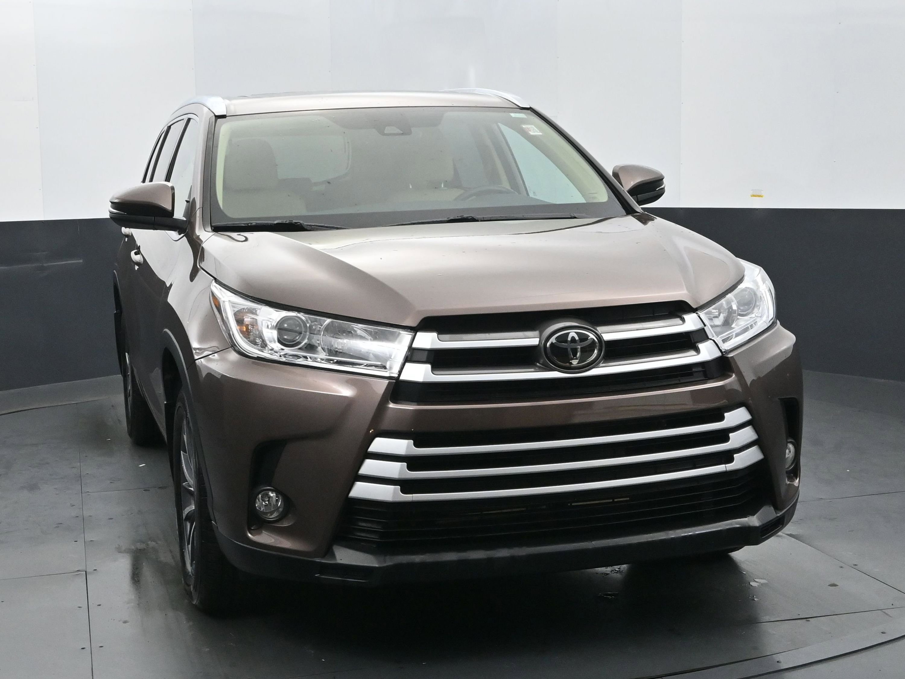 Used 2018 Toyota Highlander XLE image 8